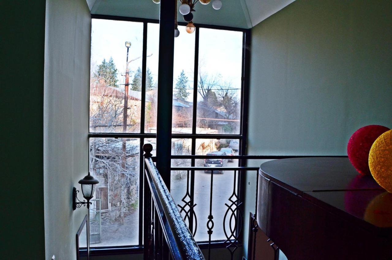 Hotel 2Floors Tbilisi Bagian luar foto