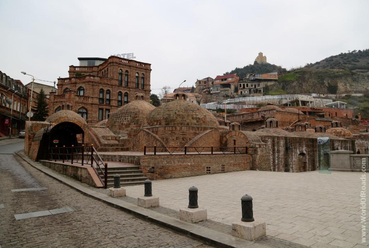 Hotel 2Floors Tbilisi Bagian luar foto